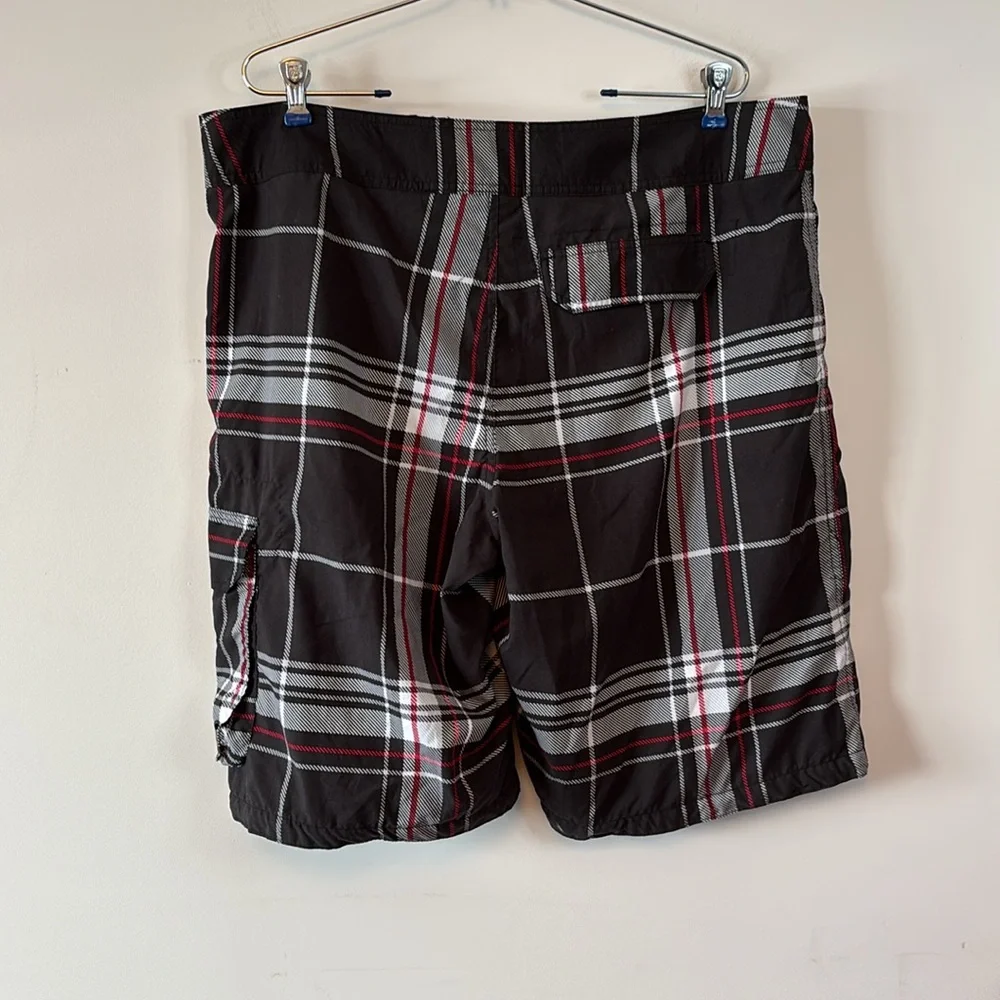 Blue Sol black/LT gray/Red swim trunks size 38 BNWT